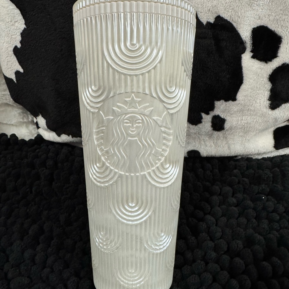 Starbucks mermaid scaleTumbler in a White Pearl Siren